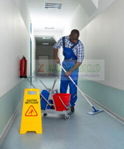 Biển báo sàn dùng khi lau sàn nhà