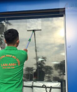 Lau kính trên cao 3m chuyên nghiệp
